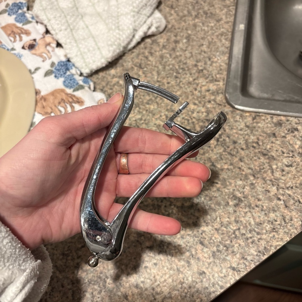 PAMPERED CHEF STAINLESS CHERRY OLIVE PITTER - Picture 11 of 11